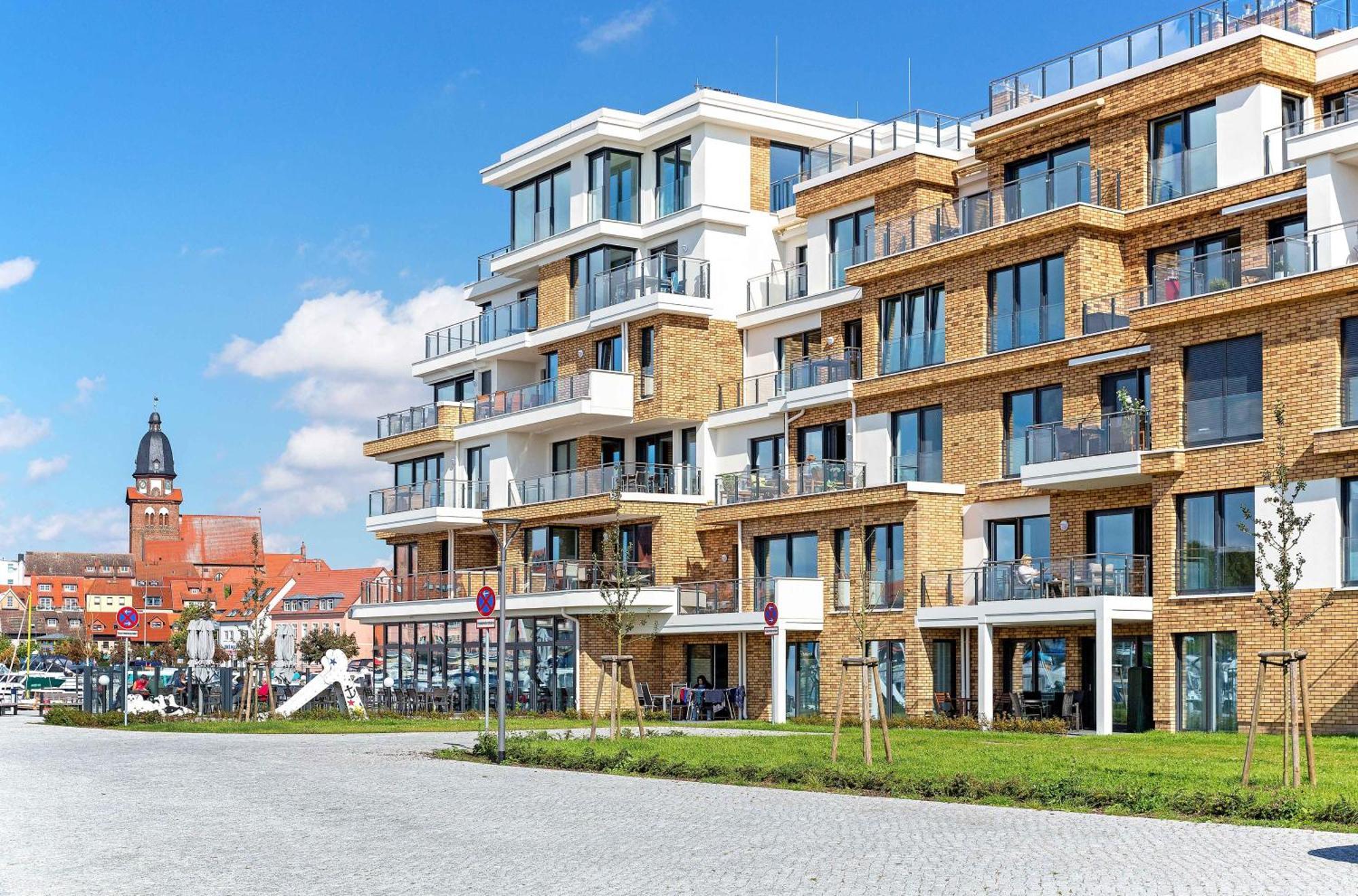 Atlantica - Apartment In Der Hafenresidenz Mit Wellness & Mueritzblick Варен Экстерьер фото